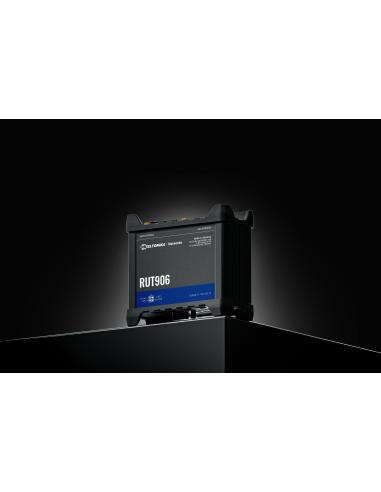 Teltonika RUT906 router przemysłowy 4G / LTE (RUT906000000)